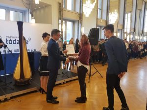 stypendia dla najzdoniejszych