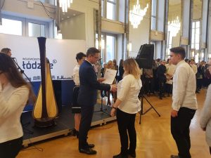 stypendia dla najzdoniejszych