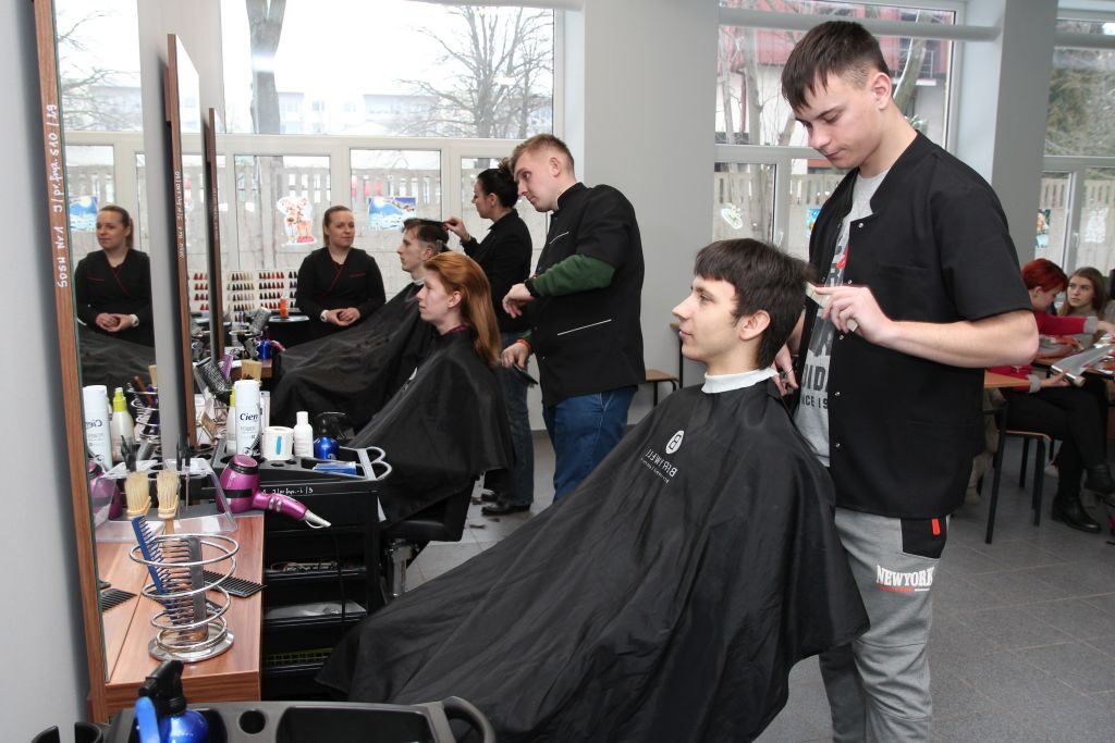 fryzjerzy na praktykach