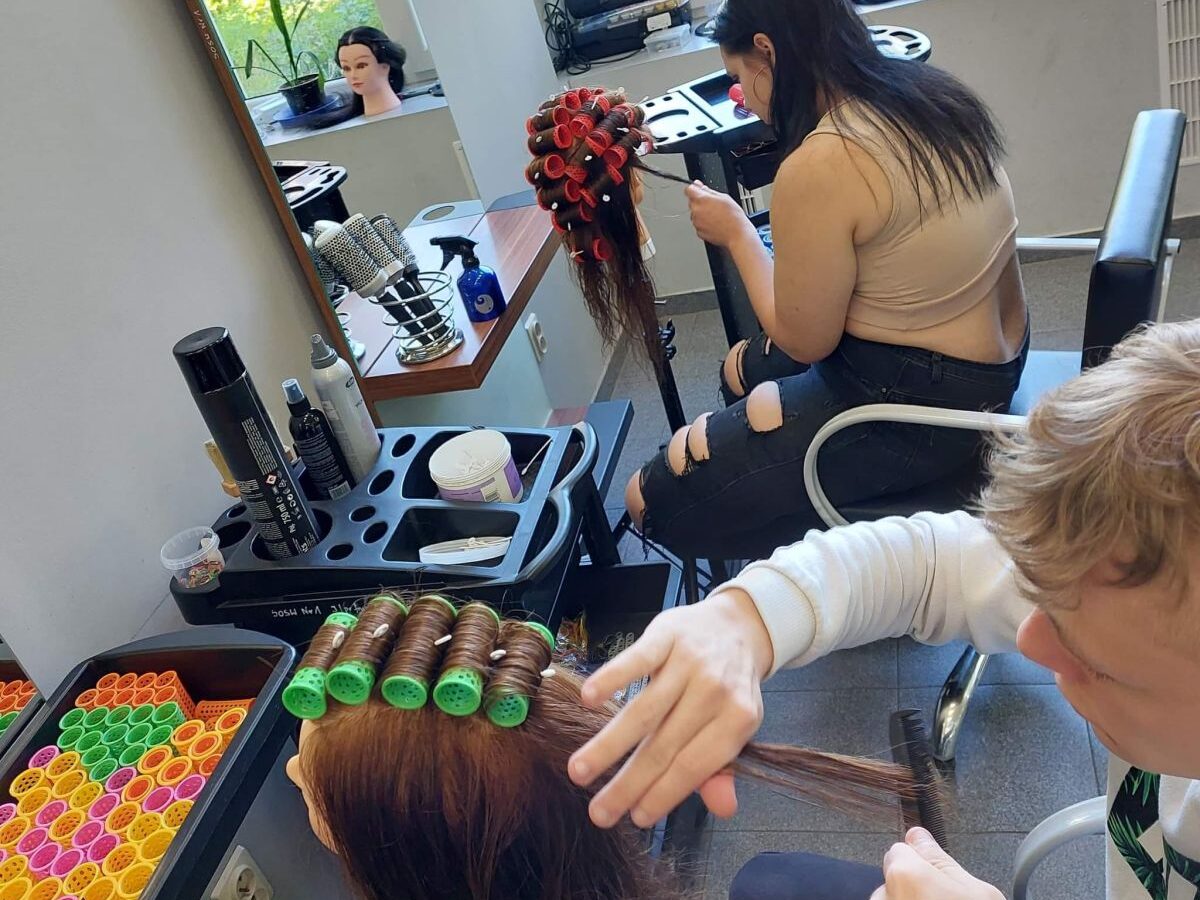 Fryzjerzy przy pracy