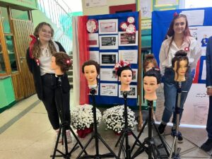 fryzury dzień niepodległości